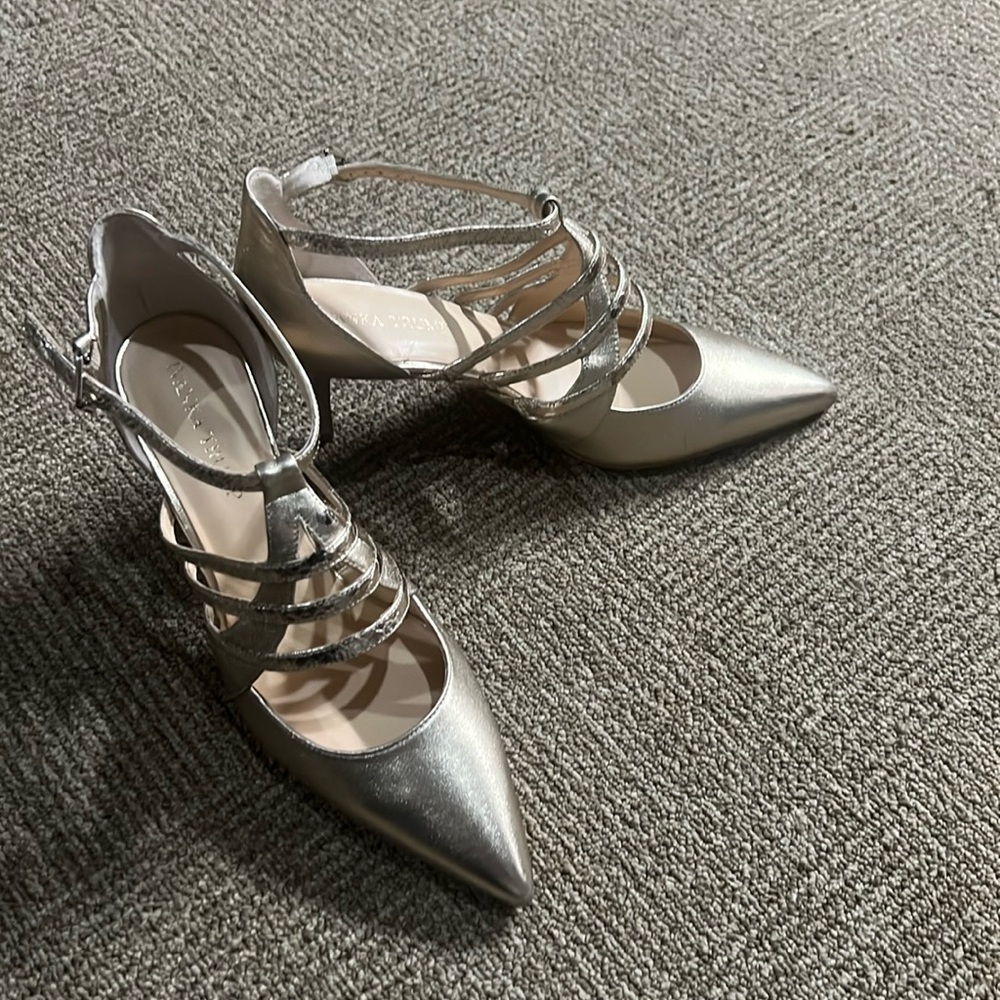 New Ivanka Trump Gold Shoes Women's